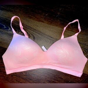 Wireless TShirt Bra by Victoria’s Secret
